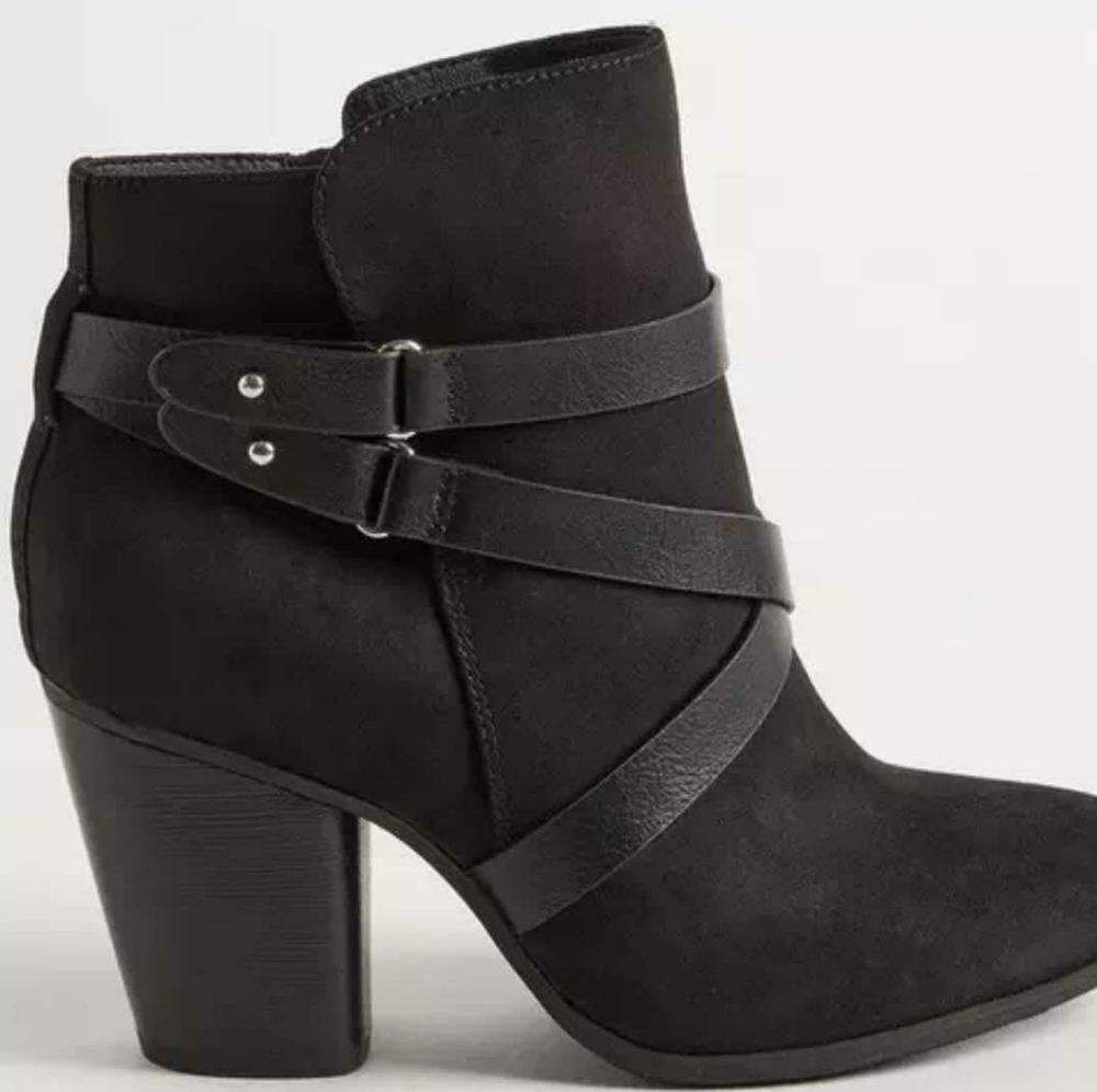 NWOT size 9w torrid ankle booties blk..excellent condition so cute - Picture 2 of 5